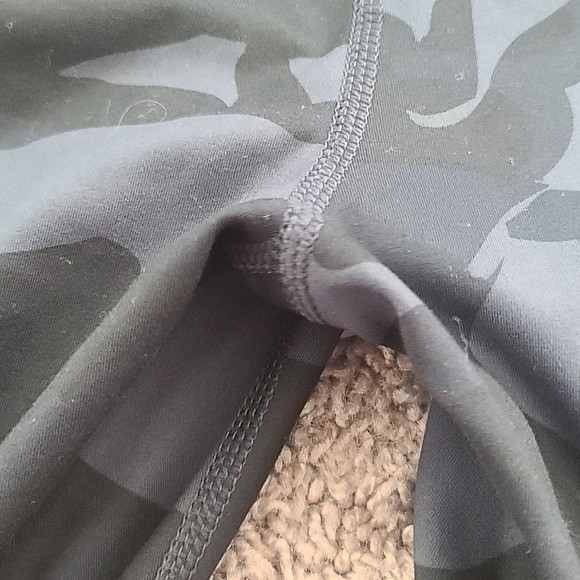 Yogalicious bikers shorts size medium - Picture 2 of 7